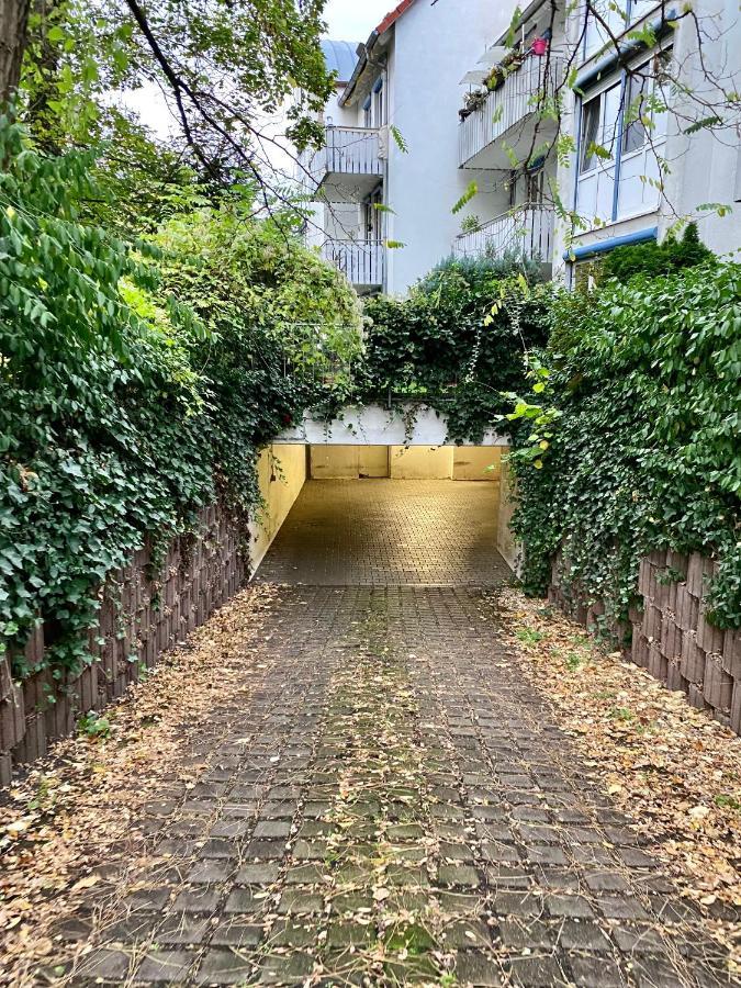 Wohlfuehl-Apartment Mit Kostenfreier Tiefgarage, Wifi & Terrasse ライプツィヒ エクステリア 写真